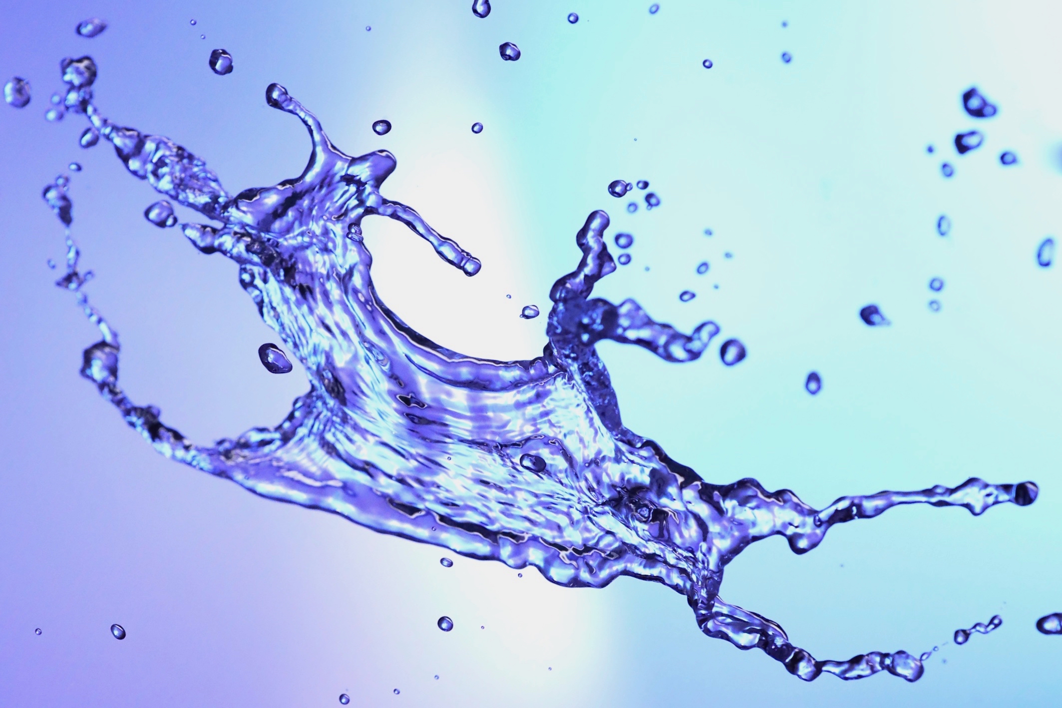 Wassertropfen fliegen